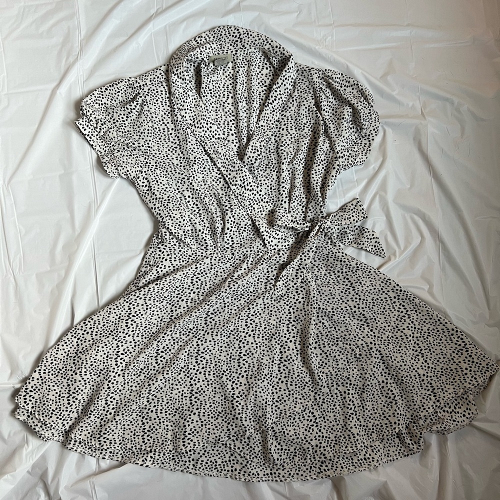 Passport wrap dress size large